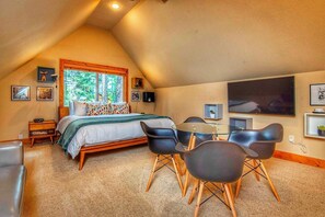 3 bedrooms, travel cot, free WiFi, bed sheets