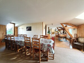 Dining - Moulin à Eau Le Pilan *** Pizza oven, table soccer, table tennis, swimming pool, spa, sauna (Portieux)