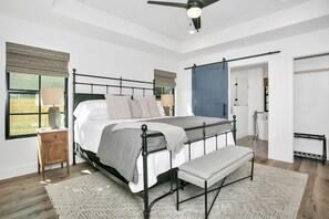 4 habitaciones, tabla de planchar con plancha y wifi gratis 