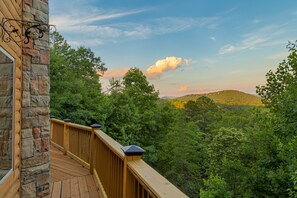 Property grounds - Sautee Sunrise - Tranquil Mountain Retreat w/Views of the Sautee Valley (Sautee Nacoochee)