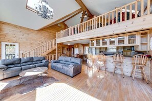 Smart TV, fireplace, table tennis