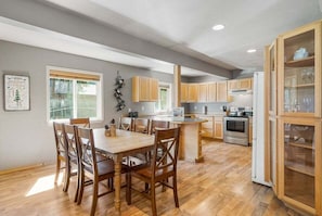 Dining - Family-Friendly Mountain Home w/ Hot Tub & Fenced Yard (Leavenworth)
