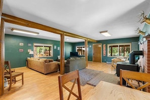 Smart TV, fireplace, DVD player, books - Family-Friendly Mountain Home w/ Hot Tub & Fenced Yard (Leavenworth)