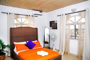 2 bedrooms, desk, iron/ironing board, free WiFi