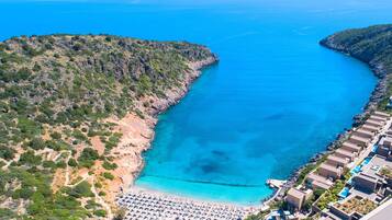 In Strandnähe, Liegestühle, Strandtücher