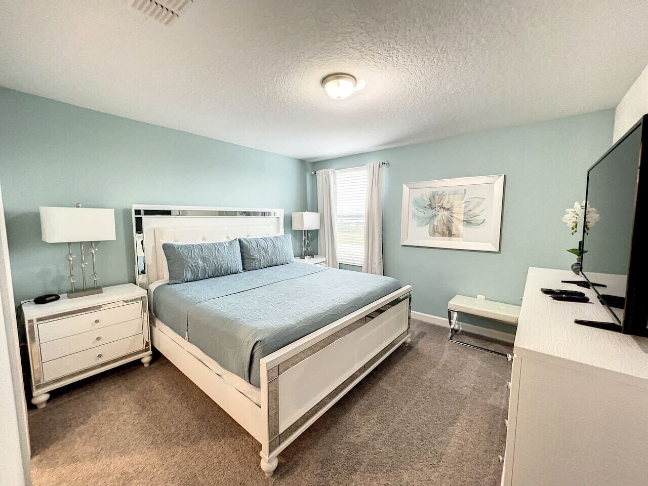 Desk, iron/ironing board, travel cot, free WiFi