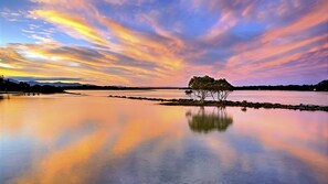 Beach - Welcome to Sea Lido Urunga – With spectacular views of the estuary and park (Urunga)