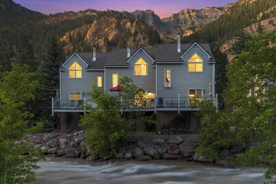 Beautifully Remodeled Townhome | Next to Ouray Hot Springs | River Views