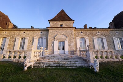 Cedar Cottage in a Exceptional 17th Century Castle in Gascony