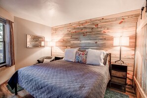 1 bedroom, iron/ironing board, Internet, bed sheets