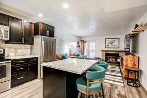 Fridge, stovetop, dishwasher