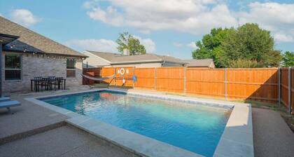 Trendy and Modern home w/ a Private Pool