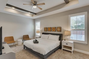 5 bedrooms, iron/ironing board, WiFi, bed sheets