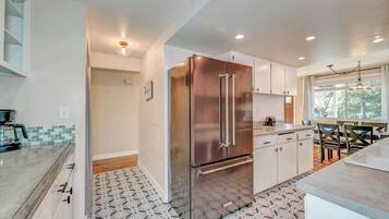 ุซูุงุฌุฉุ ู
ููุฑููููุ ู
ููุฏ ุทูู ู
ุณุทุญุ ุบุณุงูุฉ ุฃุทุจุงู