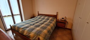 3 bedrooms, bed sheets - Lella's house in residence with pool (Paratico)