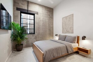 8 bedrooms, iron/ironing board, WiFi, bed sheets - Claudia | Sense of Calm and Relaxation,  Walking Distance to the Excitement - PO (New Orleans)