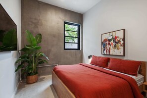 8 dormitoris, planxa i posts de planxar, wifi i roba de llit 