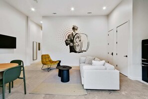 Télévision, espaces bureaux