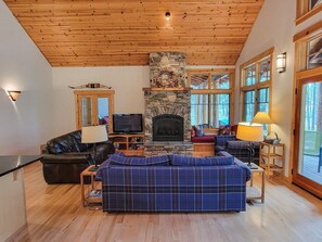 TV, fireplace, DVD player, stereo