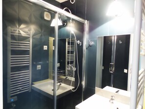 Douche, papier toilette