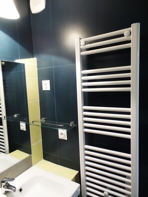 Shower, toilet paper