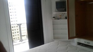 2 quartos, ferros/tábuas de passar roupa