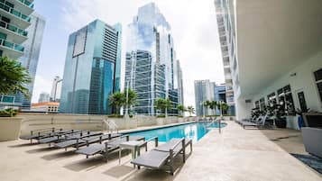 Piscine extérieure, piscine chauffée