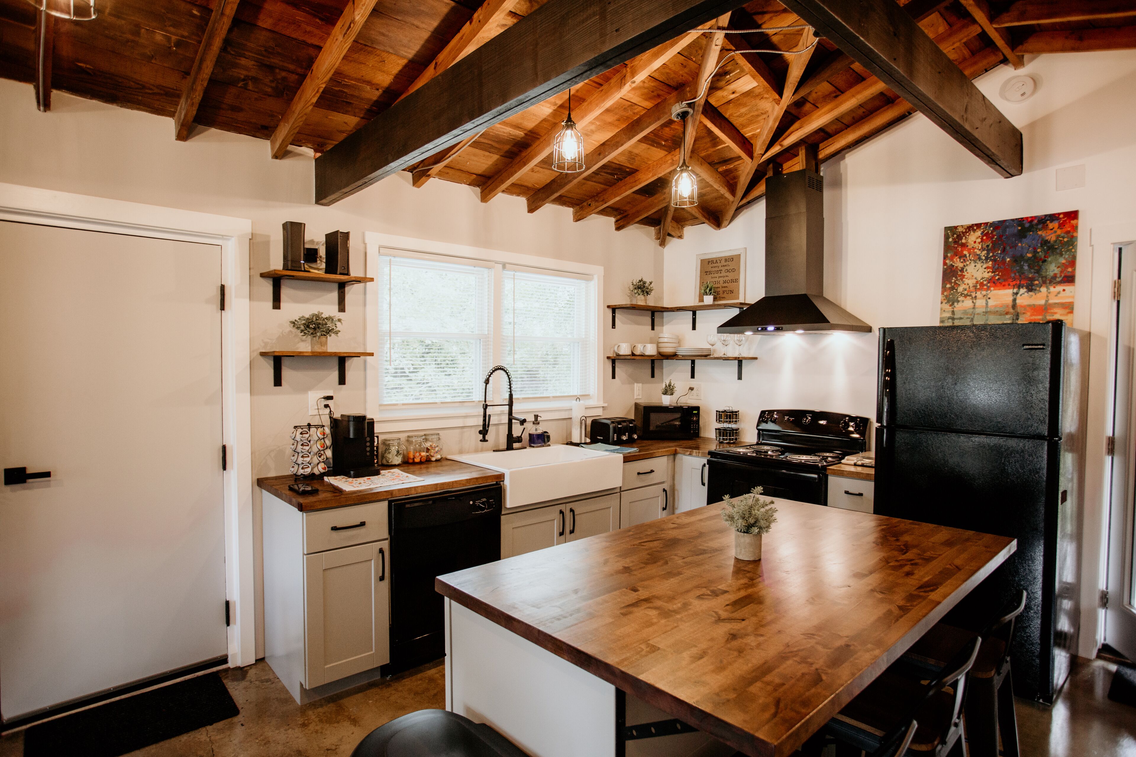 冰箱、微波炉、烤箱、炉灶