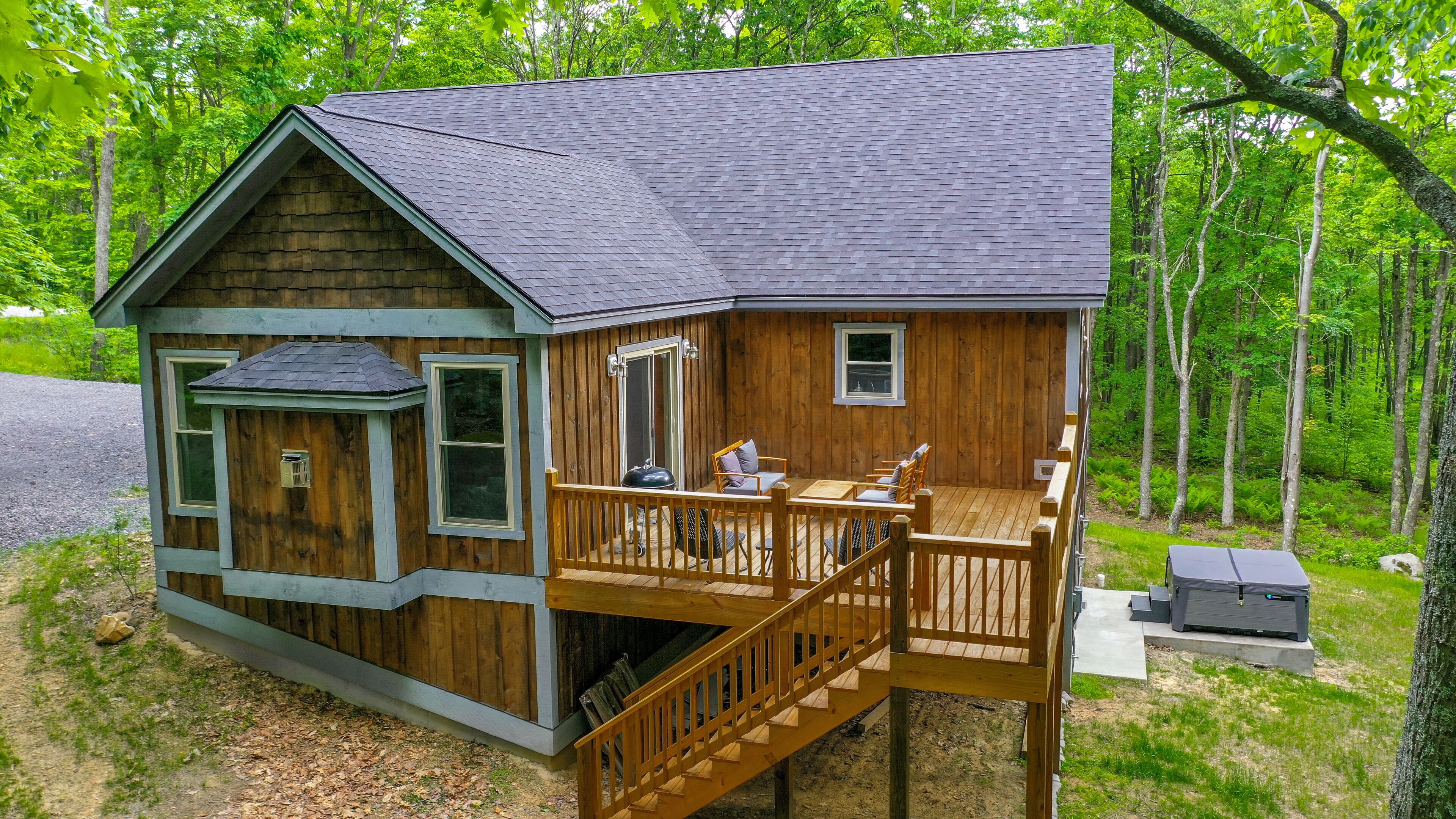 Limestone Chalet | New Golf Area Home + Hot Tub
