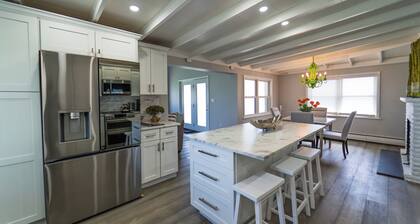 Romantic gateway house on the private lake