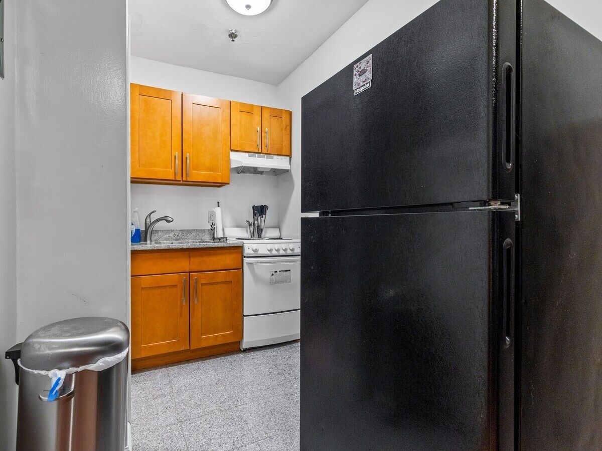 Kylskåp, mikrovågsugn, ugn och spishäll