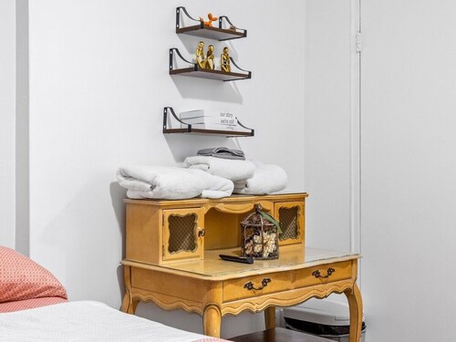 Cozy Studio Steps from Boston Common and Theaters