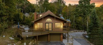 The Sommet - Magical Main Home and Guest Cottage