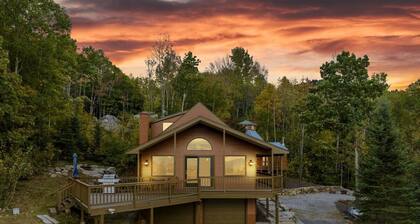 The Sommet - Magical Main Home and Guest Cottage