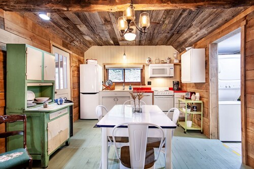 Beary Relaxing Cabin - Rustic w/ Outdoor Patio!