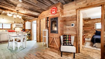 2 dormitorios, escritorio, wifi gratis y ropa de cama