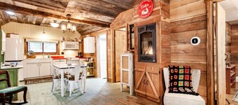 Beary Relaxing Cabin - Rustic w/ Outdoor Patio!
