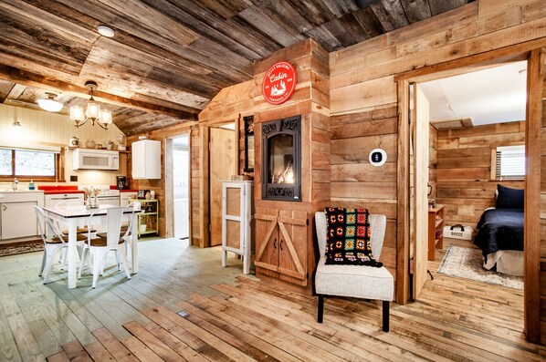 2 chambres, bureau, accès au Wi-Fi (inclus), literie fournie