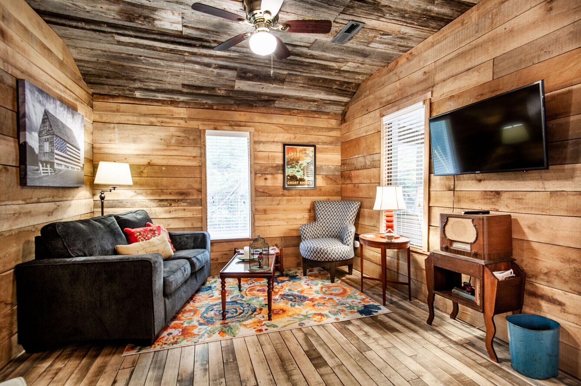 Smart-tv och eldstad