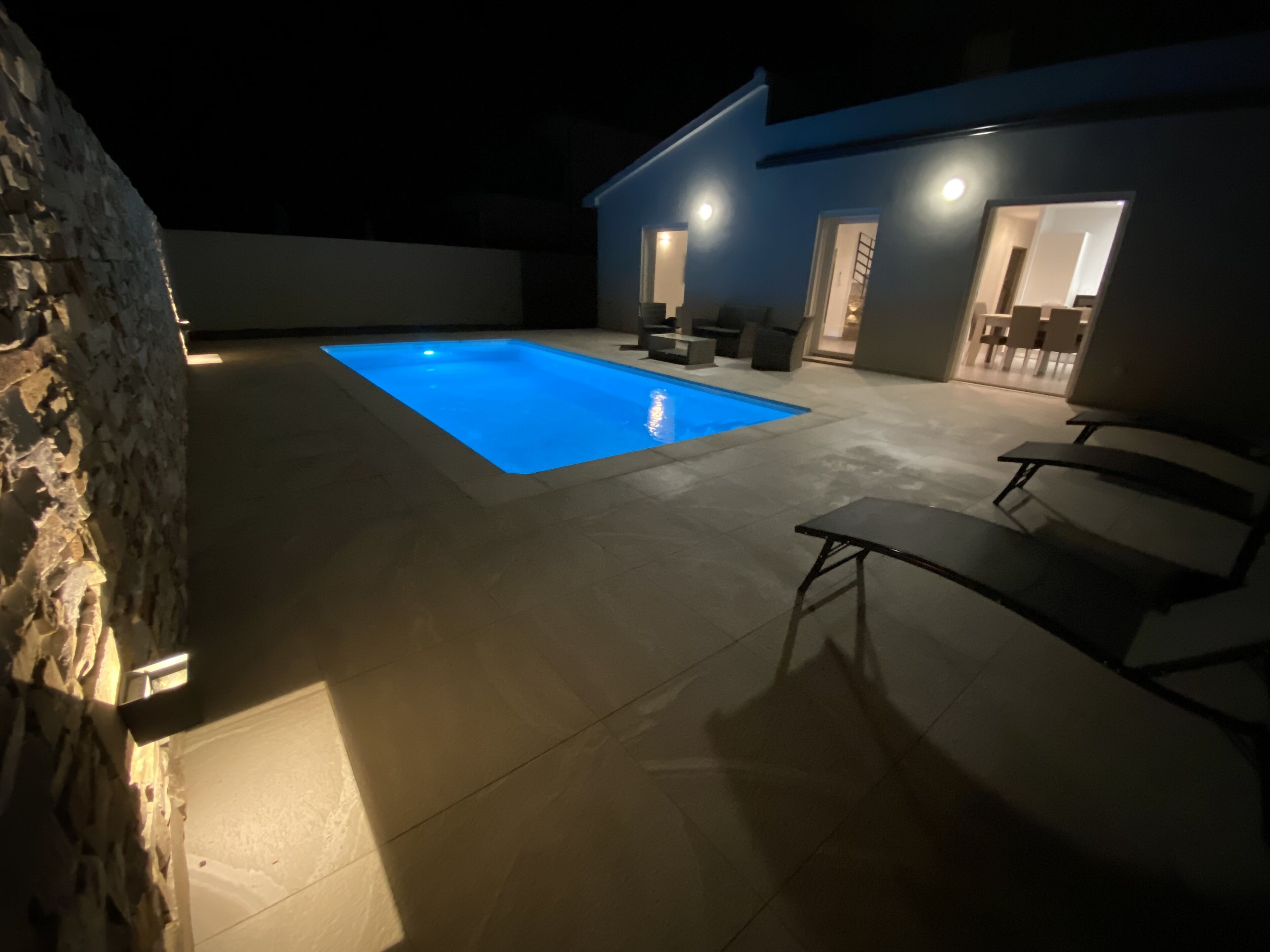 Ulkouima-allas, lämmitetty uima-allas