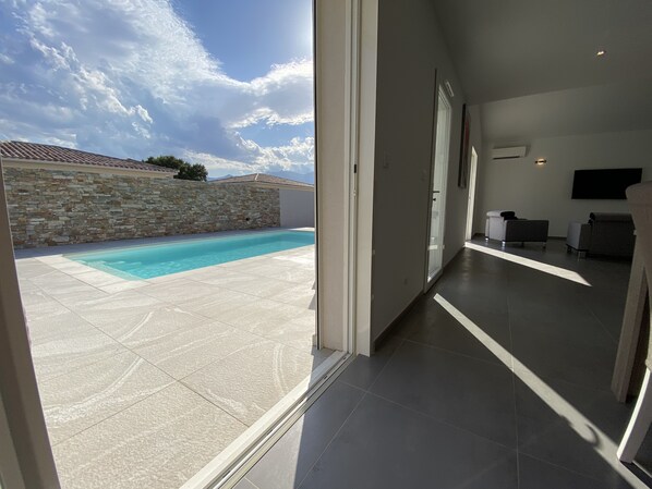 Outdoor pool, a heated pool