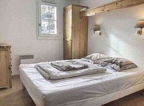 2 Schlafzimmer, Reisekinderbett, WLAN, Bettwäsche