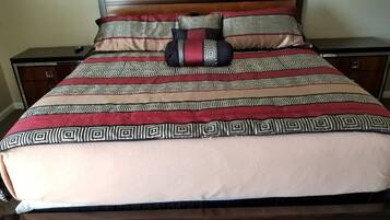 Standard Single King Bed | Free WiFi, bed sheets