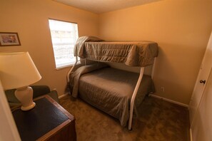 2 bedrooms, WiFi, bed sheets