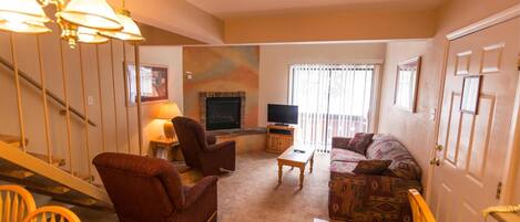 TV, fireplace