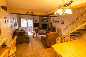 TV, fireplace