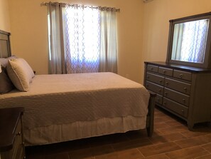2 bedrooms, in-room safe, iron/ironing board, free WiFi