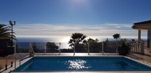 Piscine extérieure, piscine chauffée