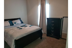 Room - Spacious and elegant 4-Bedroom; Near Sea World. (San Antonio)