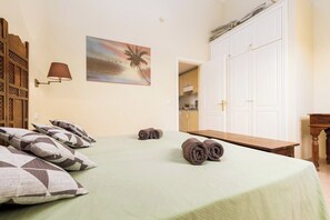 1 chambre, fer et planche à repasser, Wi-Fi, draps fournis